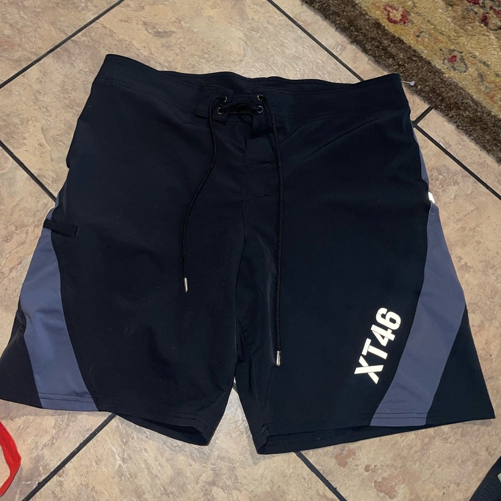 Mens Black XT46 Swim Trunks Size 36